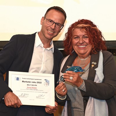 Market�r roku 2022 - Mal� delf�n; descPosition: right; description: Pavel Sl�dek, vedouc� odd�len� marketingu - Oborov� zdravotn� poji��ovna zam�stnanc� bank, poji��oven a stavebnictv� - za v�razn� pos�len� zn�mosti zna�ky prost�ednictv�m v�razn� kampan� s vyu�it�m celebrit