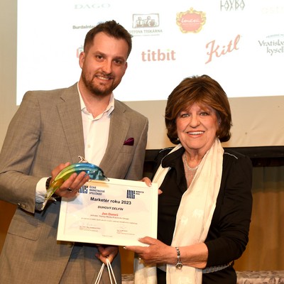 �esk� marketingov� spole�nost - Duhov� delf�n