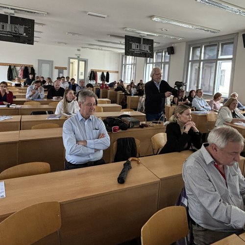 �esk� marketingov� spole�nost - Semin�� Marketing a komunikace v sou�asn�m elektronick�m sv�t�