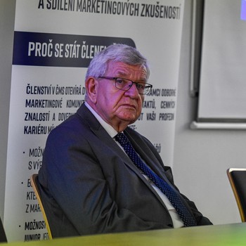 �esk� marketingov� spole�nost - Marketing a komunikace: Inovace a trendy ve v�uce na vysok�ch �kol�ch