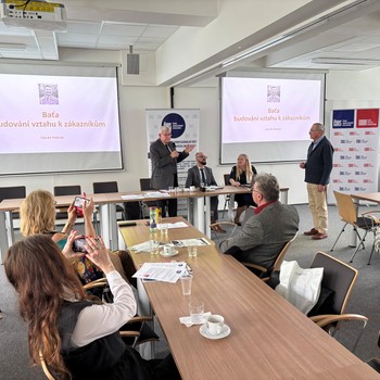 �esk� marketingov� spole�nost - Marketing a komunikace: Inovace a trendy ve v�uce na vysok�ch �kol�ch