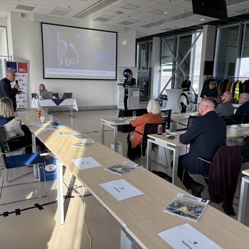 �esk� marketingov� spole�nost - Vzd�l�vac� projekty �esk� marketingov� spole�nosti